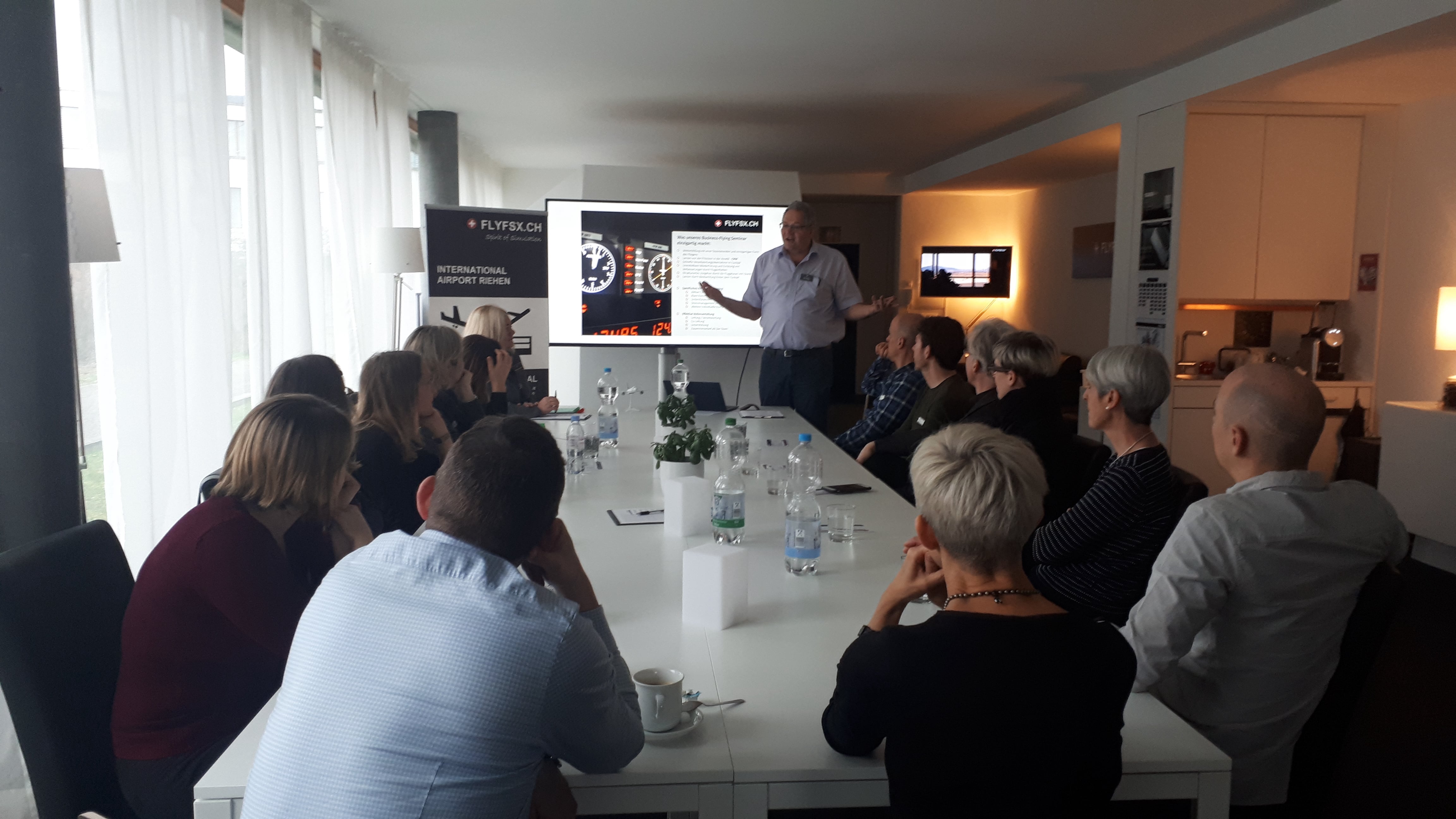 FLYFSX - Flugsimulator - Flight Simulator -  Rüchligweg 55 - 4125 Riehen - Basel - Baden - Aarau - Zürich - Schweiz - Lörrach - Freiburg - Deutschland. 